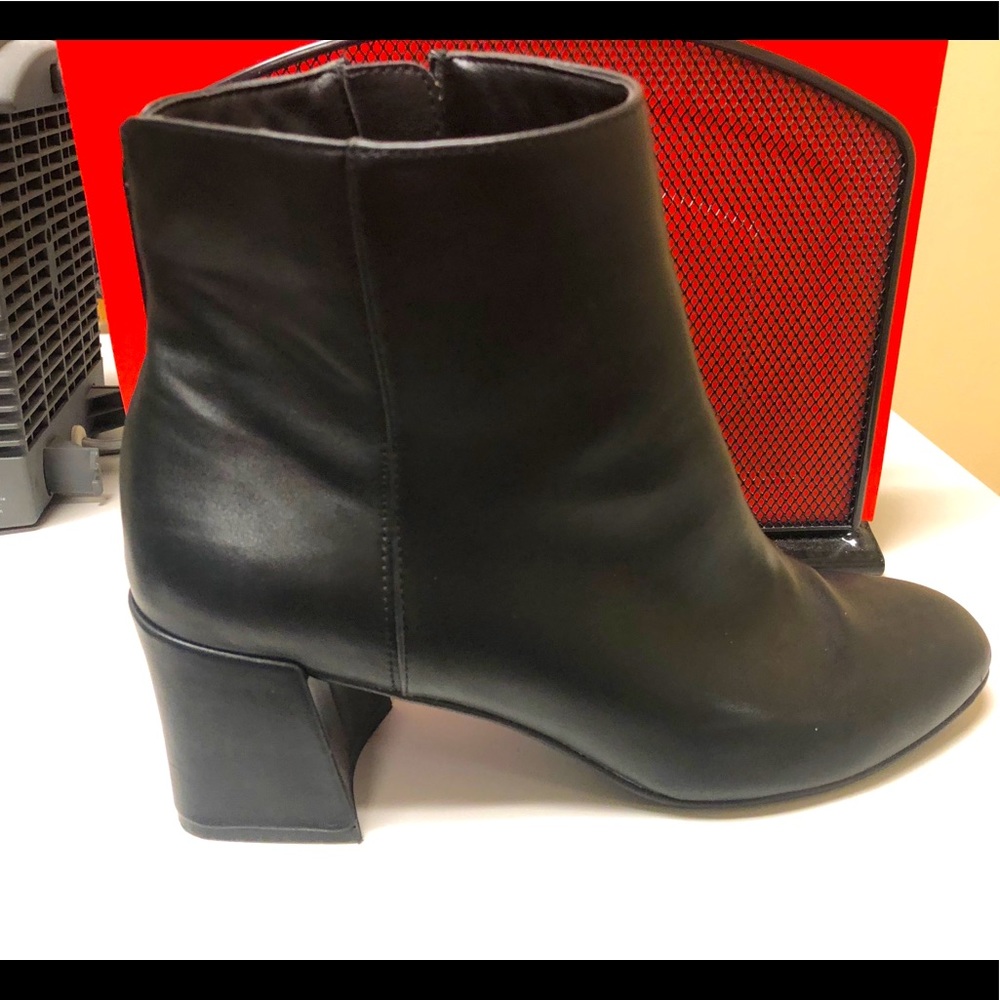 Beautiful Davinna Booties by Chinese Laundry